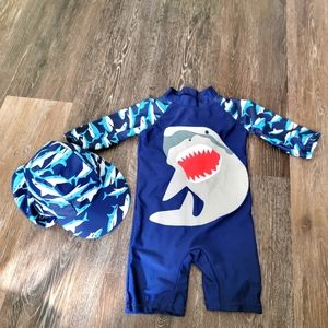🦈 🏊‍♂️ SHARK 🦈 swimsuit and hat - toddler